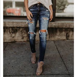 Distressed Frayed Skinny Jeans